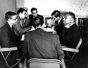 Dr. King meets with College of Social Studies students, October 20-21, 1963. Photograph by Rudolph Vetter. Courtesy Special Collections & Archives. 