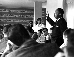 Dr. King speaks to students and faculty at a College of Social Studies luncheon, October 21, 1963. Photograph by Rudolph Vetter.Courtesy Special Collections & Archives.  