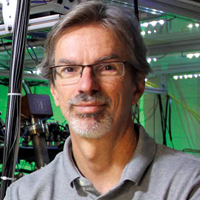 STEVE ROLSTON ’80 WANTS TO START A QUANTUM REVOLUTION