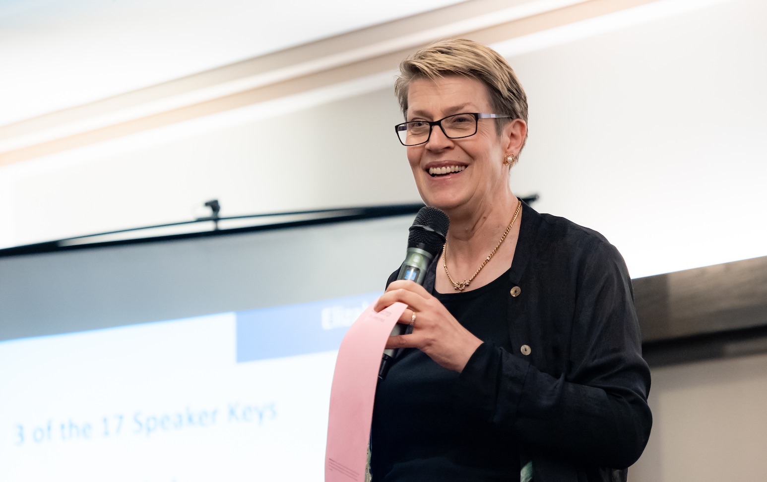 Words Apart: Elizabeth Bachman ’78 Helps Women Leaders Amplify Their Voices